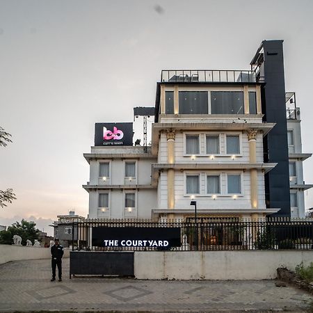 The Courtyard - Beyond Bar & Club Udaipur Exterior foto