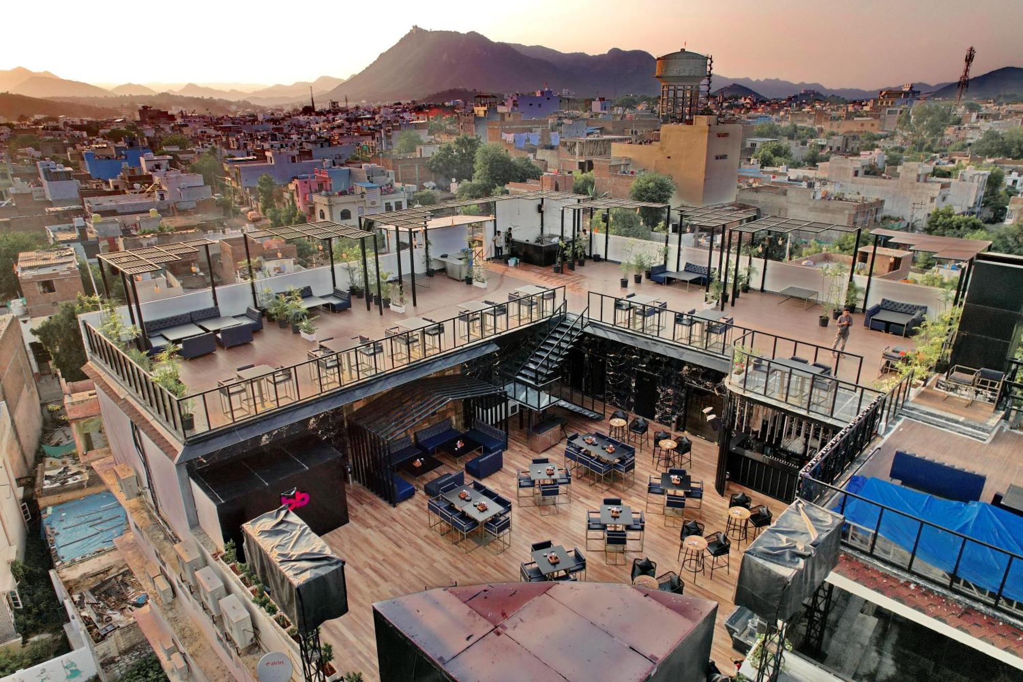 The Courtyard - Beyond Bar & Club Udaipur Exterior foto