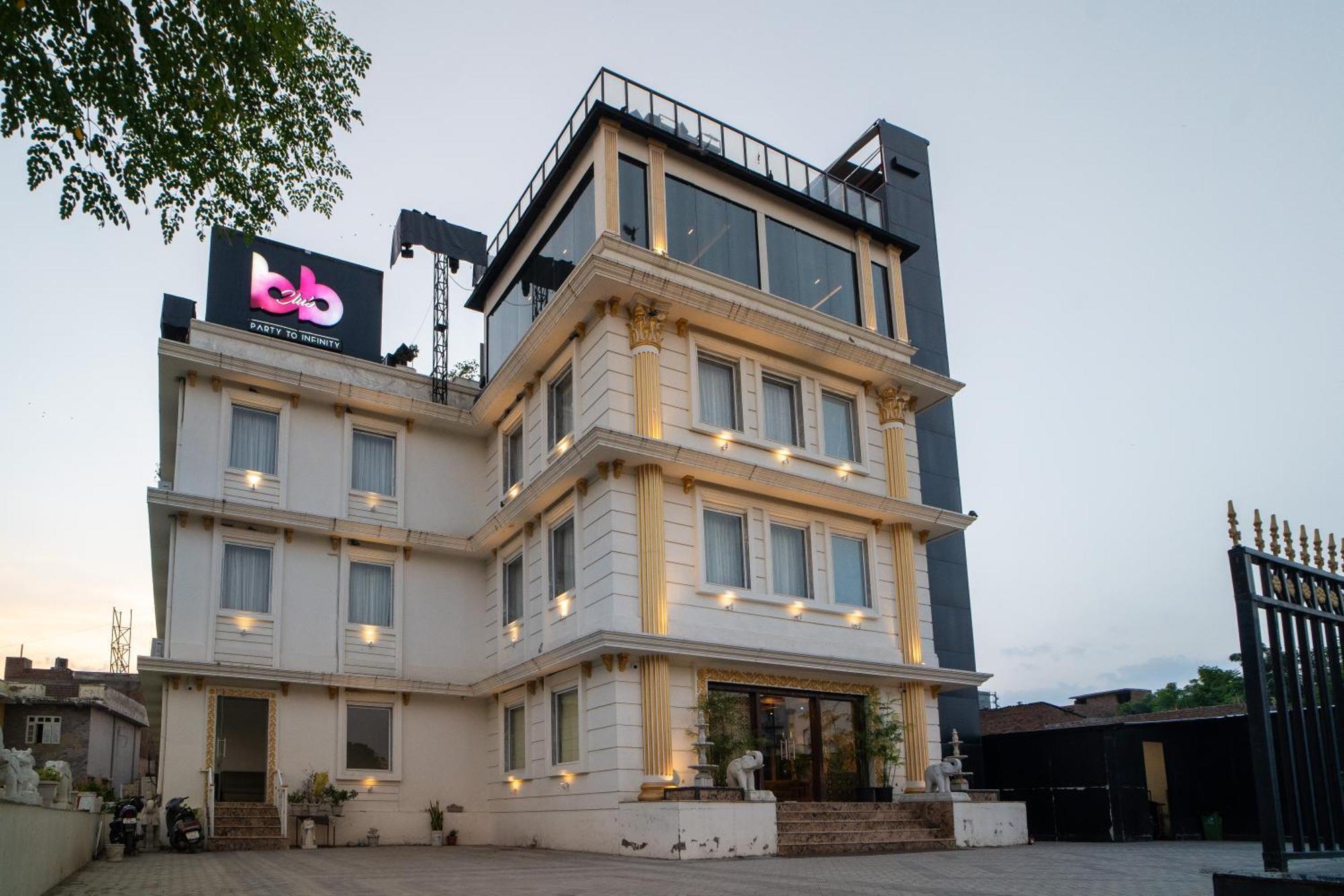 The Courtyard - Beyond Bar & Club Udaipur Exterior foto
