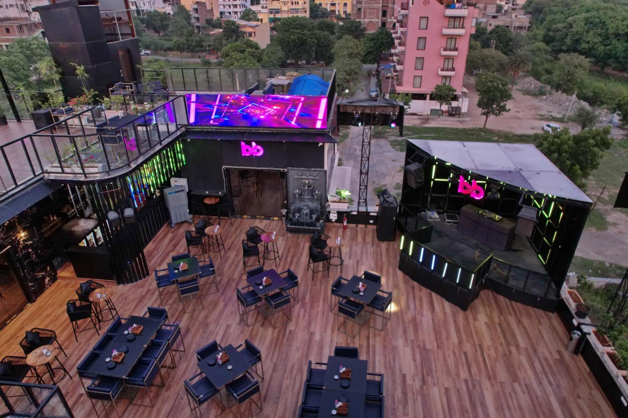 The Courtyard - Beyond Bar & Club Udaipur Exterior foto